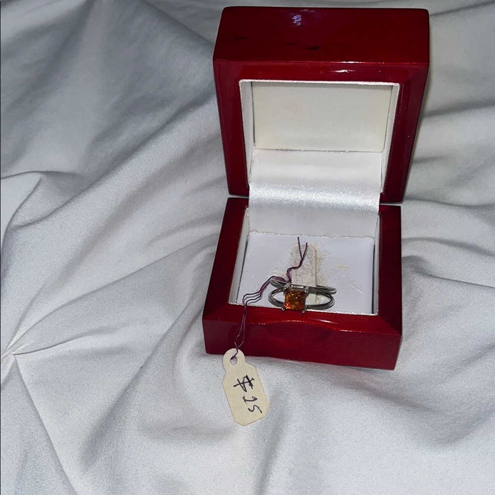 Elegant Silver and Amber Women's Jewelry